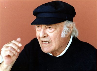 Αντιδρά η σύντροφος του Ελύτη