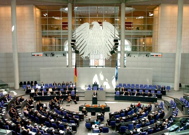 Βλέπει τη λιτότητα ως…βοήθεια!