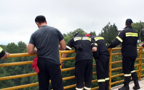 Τον έψαχναν κι αυτός… κοιμόταν