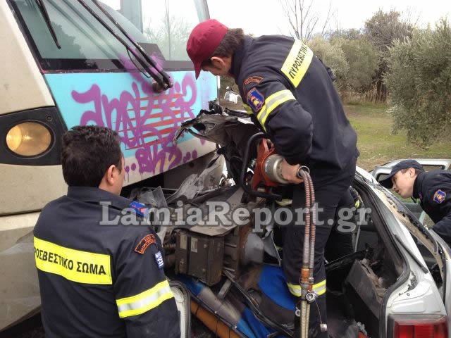 Τους εμβόλισε το τρένο