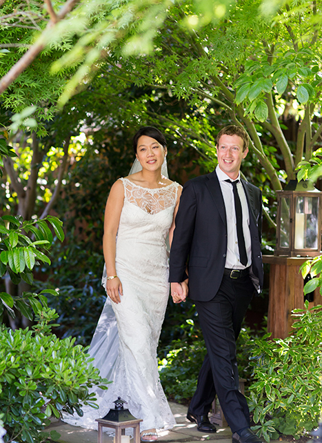 Το δαχτυλίδι της mrs Facebook!