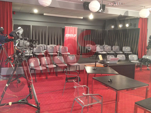 Λίγο πριν την εκπομπή στον ενικό