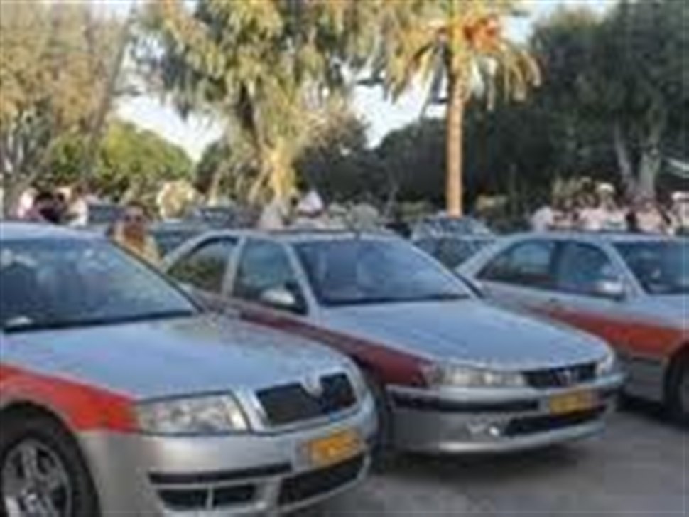Κανονικά και την Δευτέρα τα ταξί
