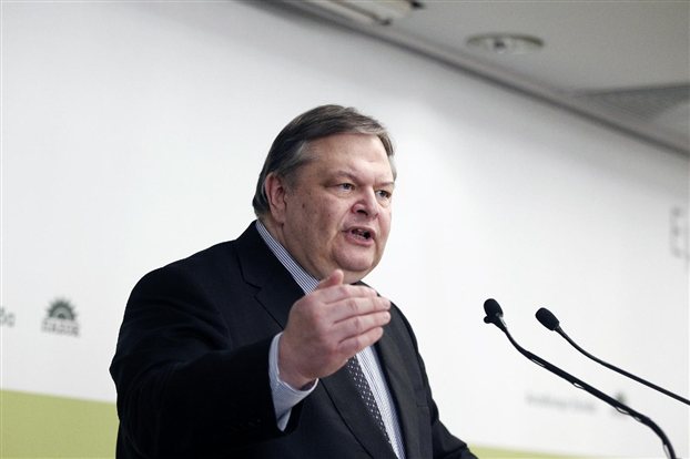 “Μας ντροπιάζει η υπόθεση Άκη”