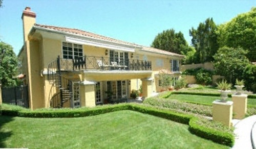 …και ποιος να αγοράσει;