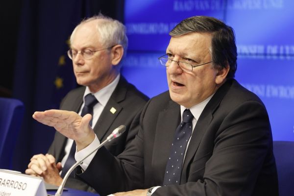 Θέλουν την Ελλάδα στο ευρώ