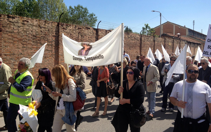 Οι χήρες βγαίνουν στους δρόμους