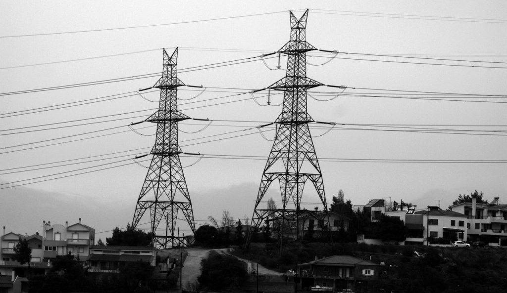 Λιγότερο ρεύμα λόγω… κρίσης