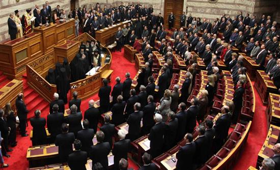 Ορκίζεται και διαλύεται η νέα Βουλή