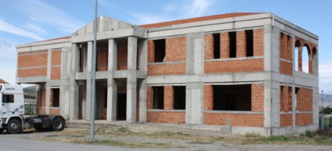 Δημαρχείο… πανσιόν μεταναστών