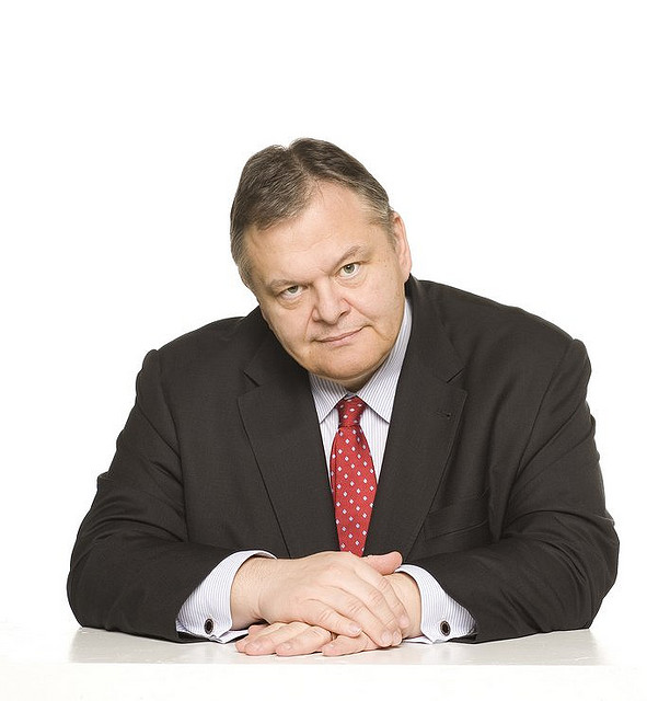 “Γιατί στο Σύνταγμα”