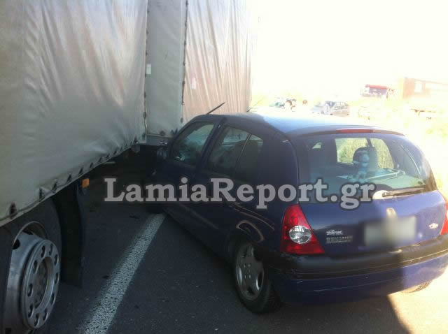 Σύγκρουση νταλίκας-ΙΧ