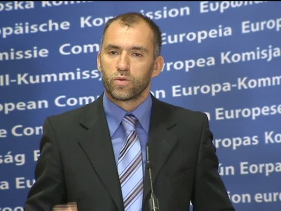 Υπέρ των ευρωομολόγων η Κομισιόν