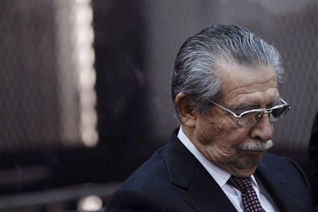 Δικάζεται για γενοκτονία