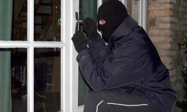 Του “έφαγαν” όλα τα δαχτυλίδια