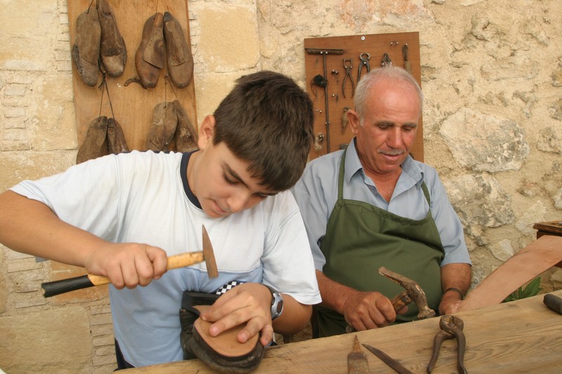 Τα επαγγέλματα της… κρίσης