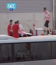 Τώρα – Αναχωρεί το πούλμαν του Ολυμπιακού για το ΣΕΦ