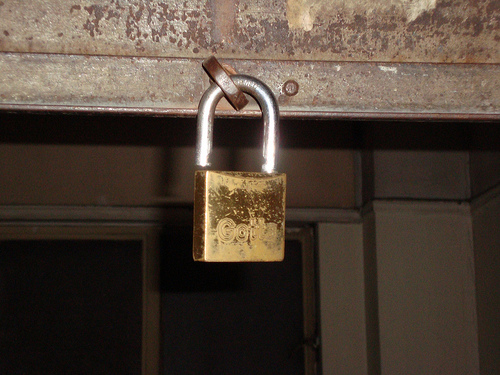 “Καταιγίδα” λουκέτων στην αγορά