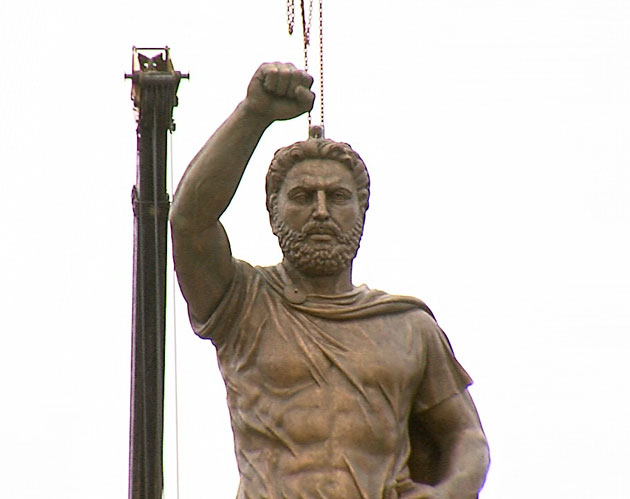 “Προκαλούν τα Σκόπια”