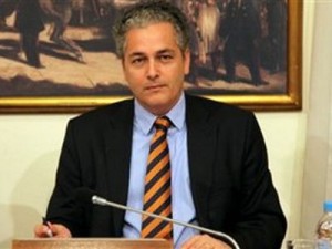 Έξω και ο Καρτάλης