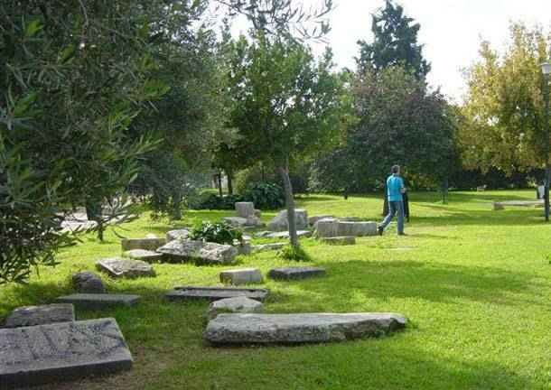 Εμπορικό στην αυλή του Πλάτωνα;