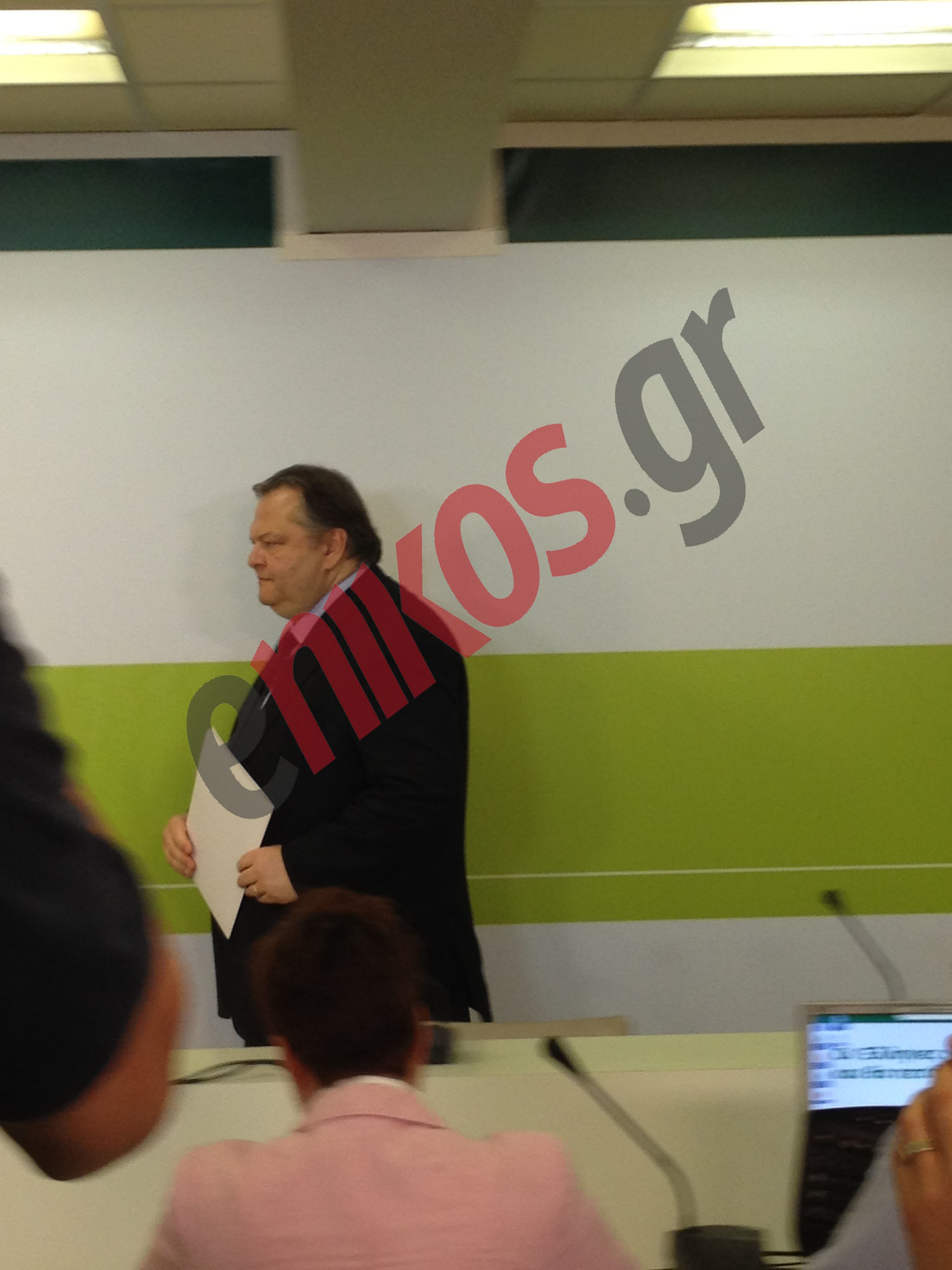 Ο Ε.Βενιζέλος πριν κάνει δήλωσεις