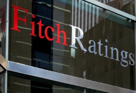 “Καμπανάκι” για έξοδο από Fitch