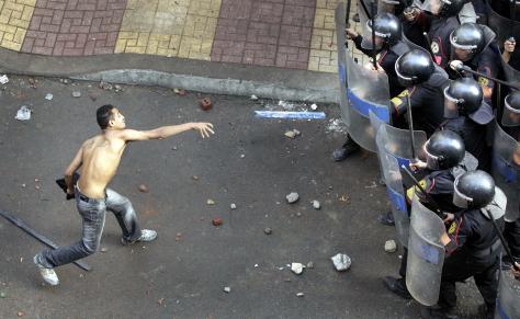 300 διαδηλωτές προφυλακίστηκαν