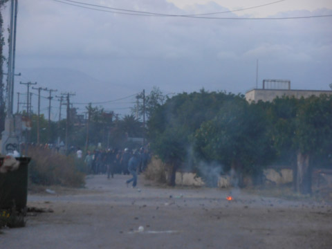 Εμπόλεμη ζώνη η Ακτή Δυμαίων