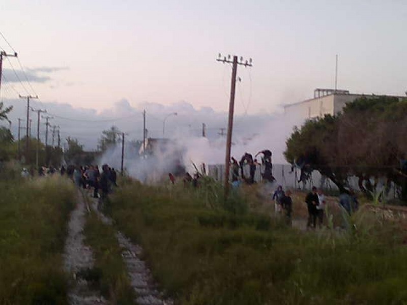 Τώρα – Kαίγεται φορτηγό στην Πάτρα