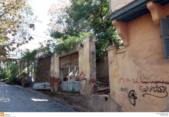 Kτίρια υπό κατάρρευση