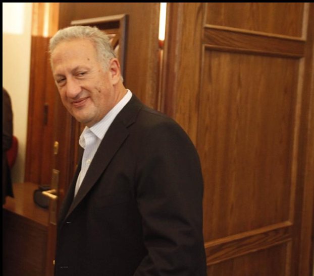 Ο Κ. Σκανδαλίδης στον Ν. Χατζηνικολάου