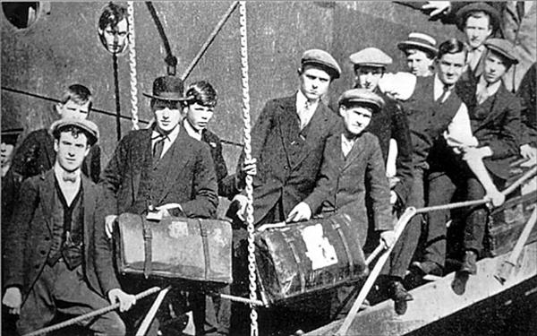 Μάνα, πάω στα ξένα