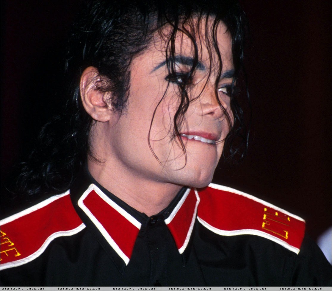 Τον ξεπουλάνε κομμάτι κομμάτι…