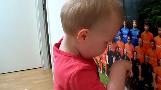 Αυτό το μωρό ξέρει από μπάλα