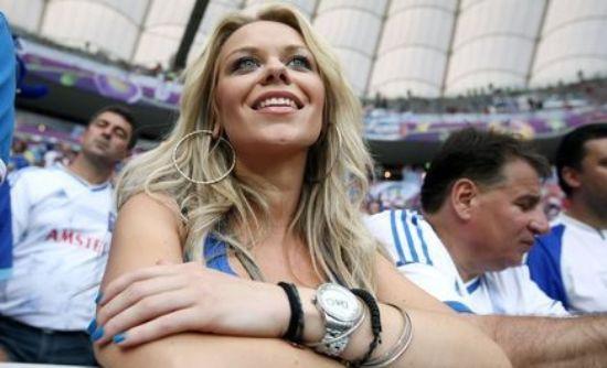 Η σέξι «μούσα» της Εθνικής