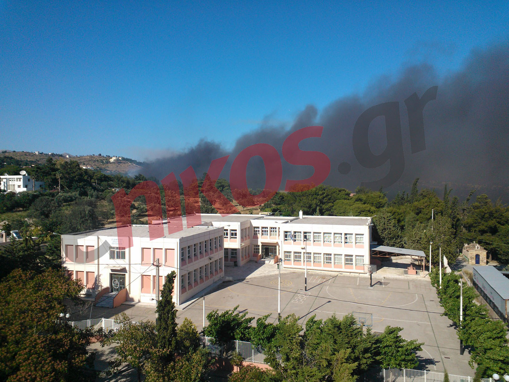 Υπό μερικό έλεγχο 3 πυρκαγιές