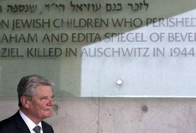 Ευχαρίστησαν τον Χίτλερ!