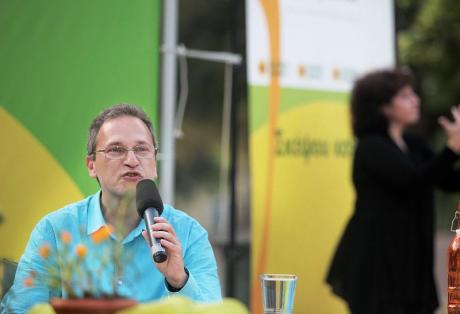 “Το ευρώ είναι εργαλείο,όχι σημαία”