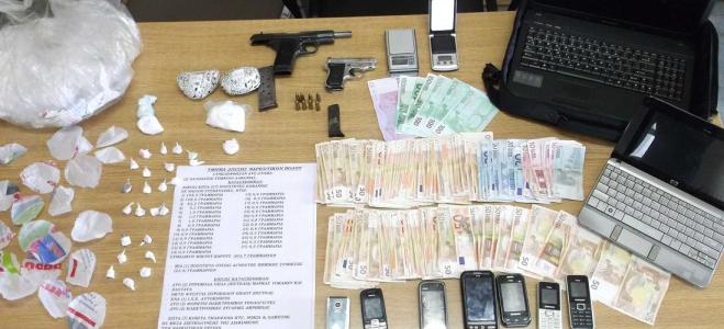Δύο συλλήψεις για κοκαΐνη και όπλα