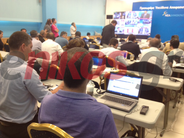 Τώρα-Εικόνα από την αίθουσα Τύπου της ΝΔ