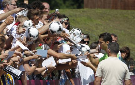 Άλλος για αυτόγραφο;