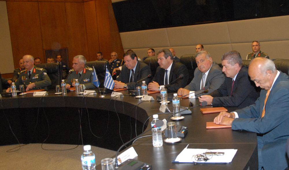 Αύξηση θητείας ζητά ο Καμμένος