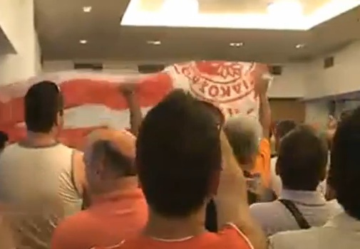 Βίντεο-Η υποδοχή του Μπέου