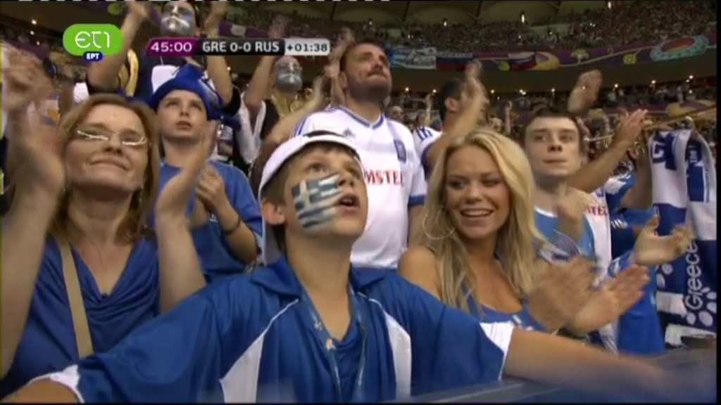 Γαλάζιες οι εξέδρες