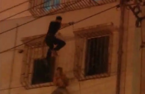 Τον έπιασαν πριν πηδήξει!