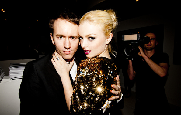 Έκαψε τσάντα 100.000 δολαρίων