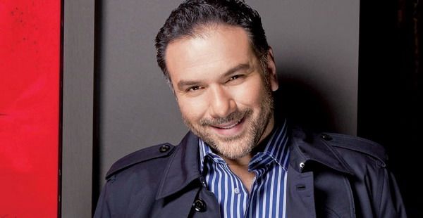 Ζει τον έρωτά του στη Νάξο…