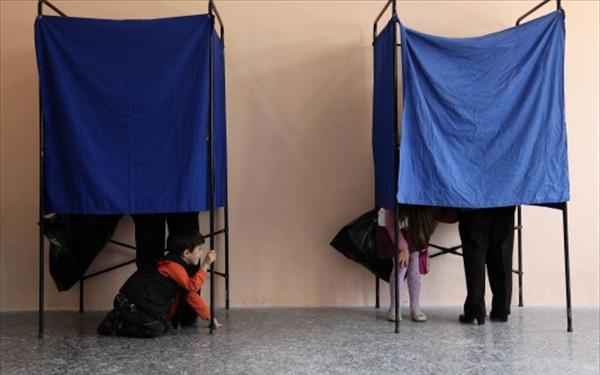 Οι αναποφάσιστοι κρίνουν το νικητή