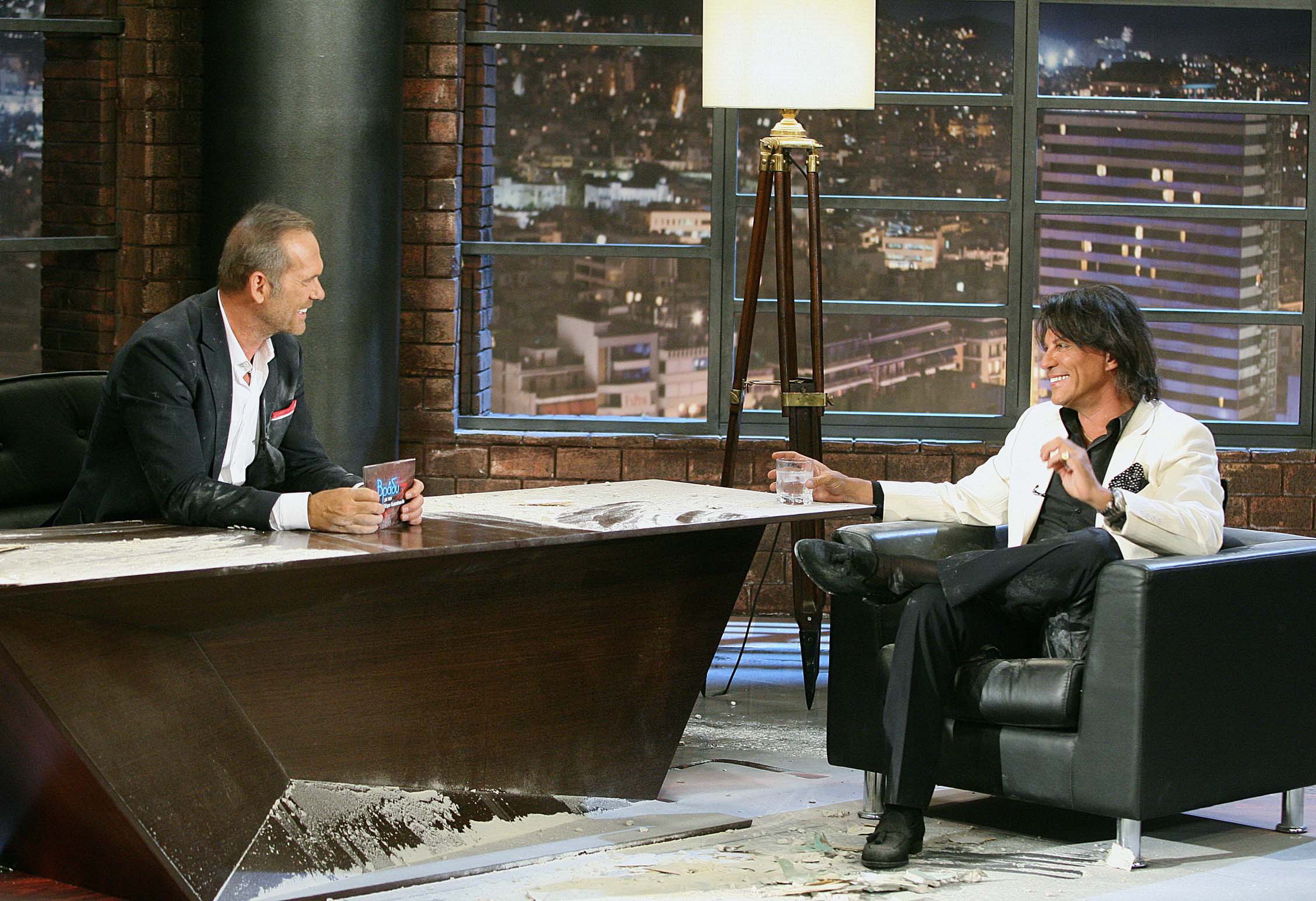 “Ο Σάκης είναι κούκλος”